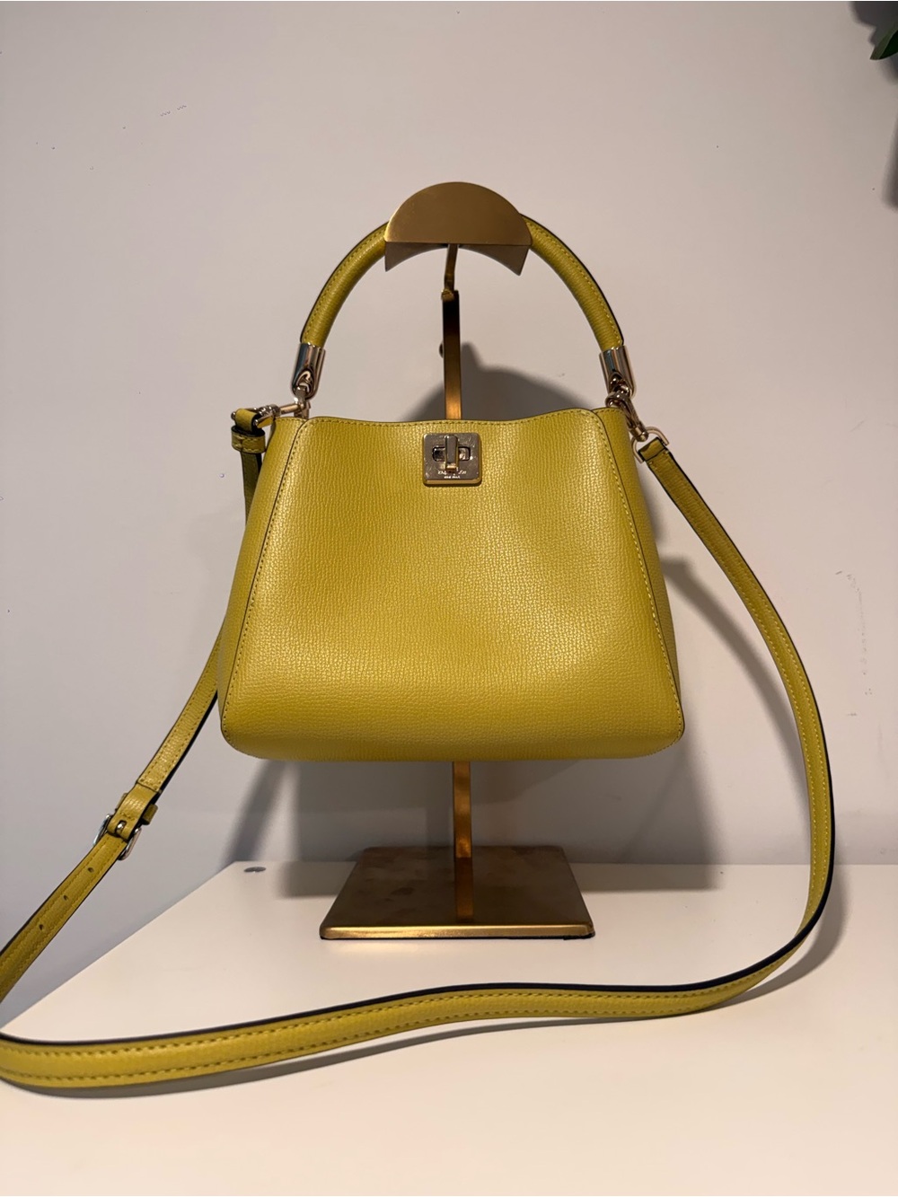 Kate Spade Top-Handle Women's Bag in  chartreuse Yellow (new without tag) - Picture 4 of 5